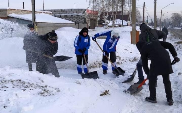 В Барнауле продолжается социально значимая акция «Снежный штурм-2021»