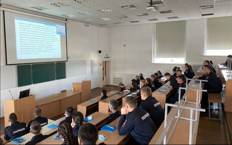 Более 500 студентов Алтайского края стали участниками акции, посвященной профилактике наркомании, терроризма и экстремизма