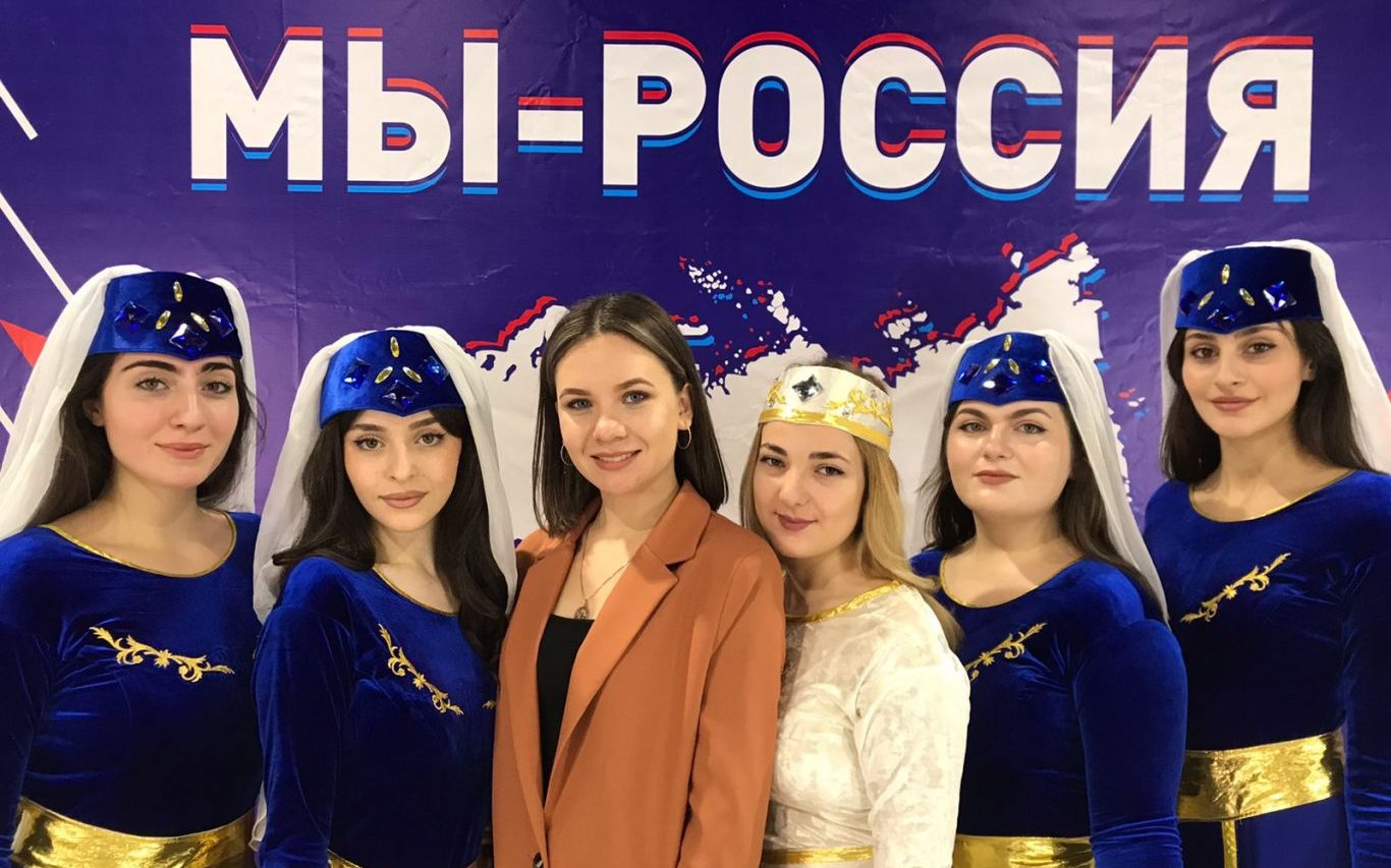 В День народного единства для молодёжи Алтайского края провели фестиваль национальных культур