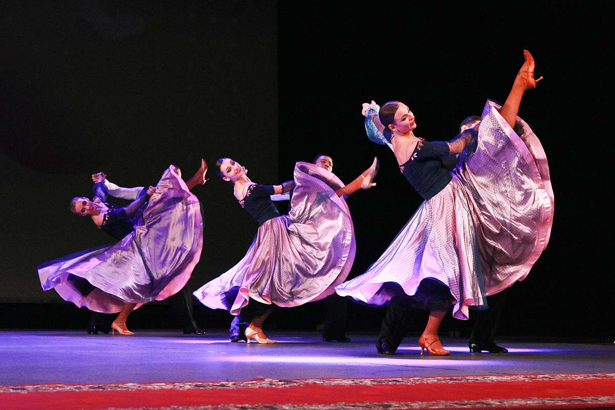 Танцуют все! В Алтайском крае на средства гранта Губернатора провели фестиваль «Солнечный бал»