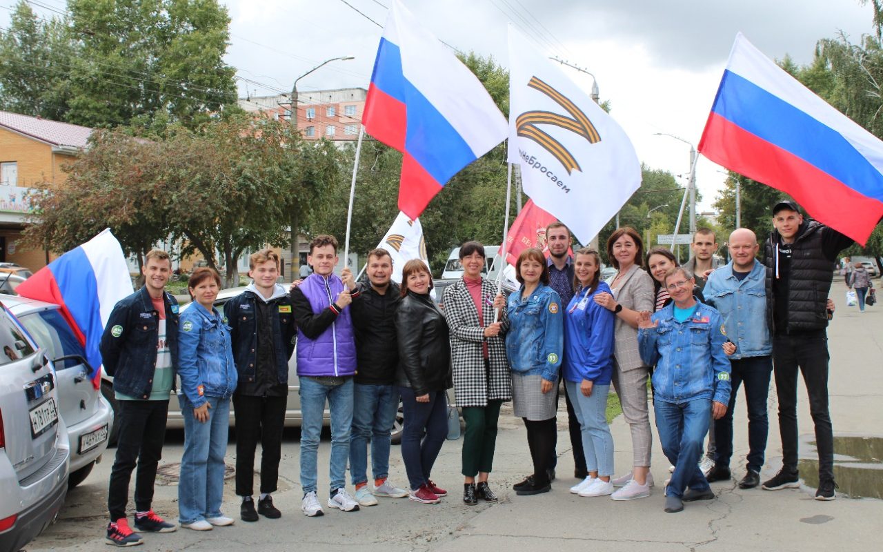 В Алтайском крае прошёл автопробег,  посвященный Дню Государственного флага Российской Федерации
