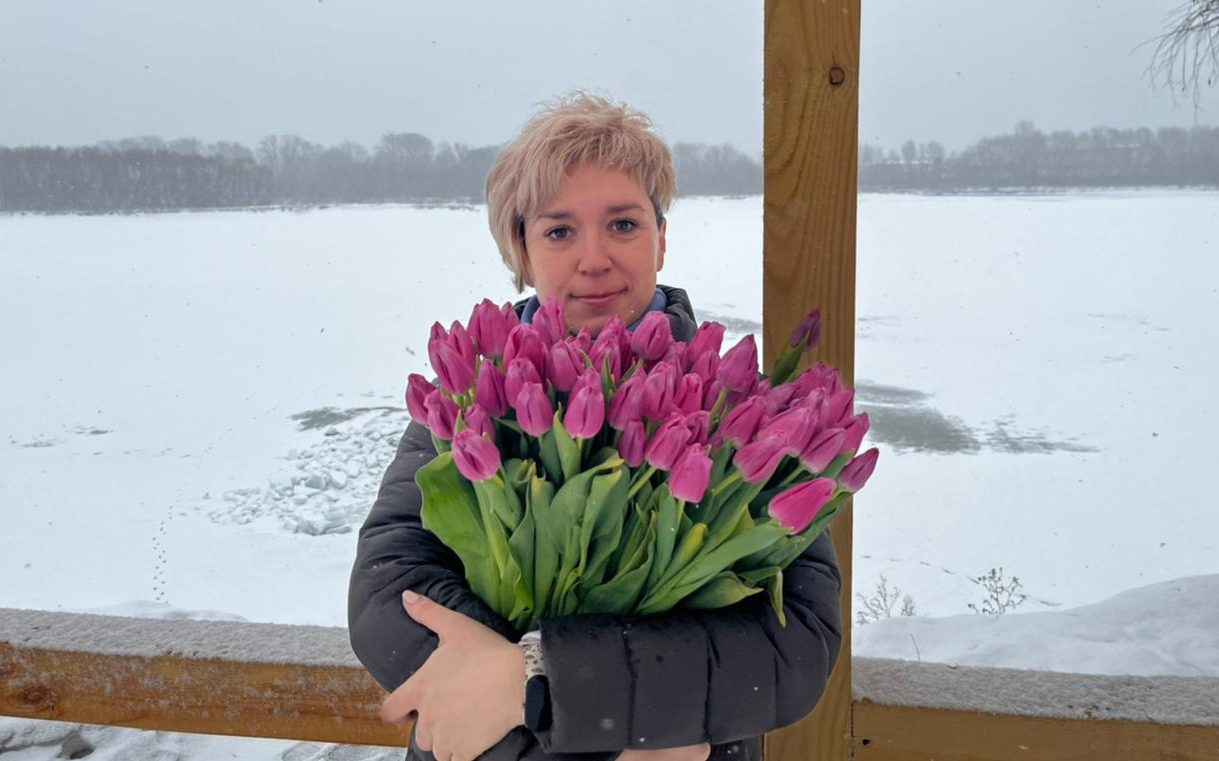 Мужчины из Алтайского края рассказали, как поздравляют женщин на 8 марта