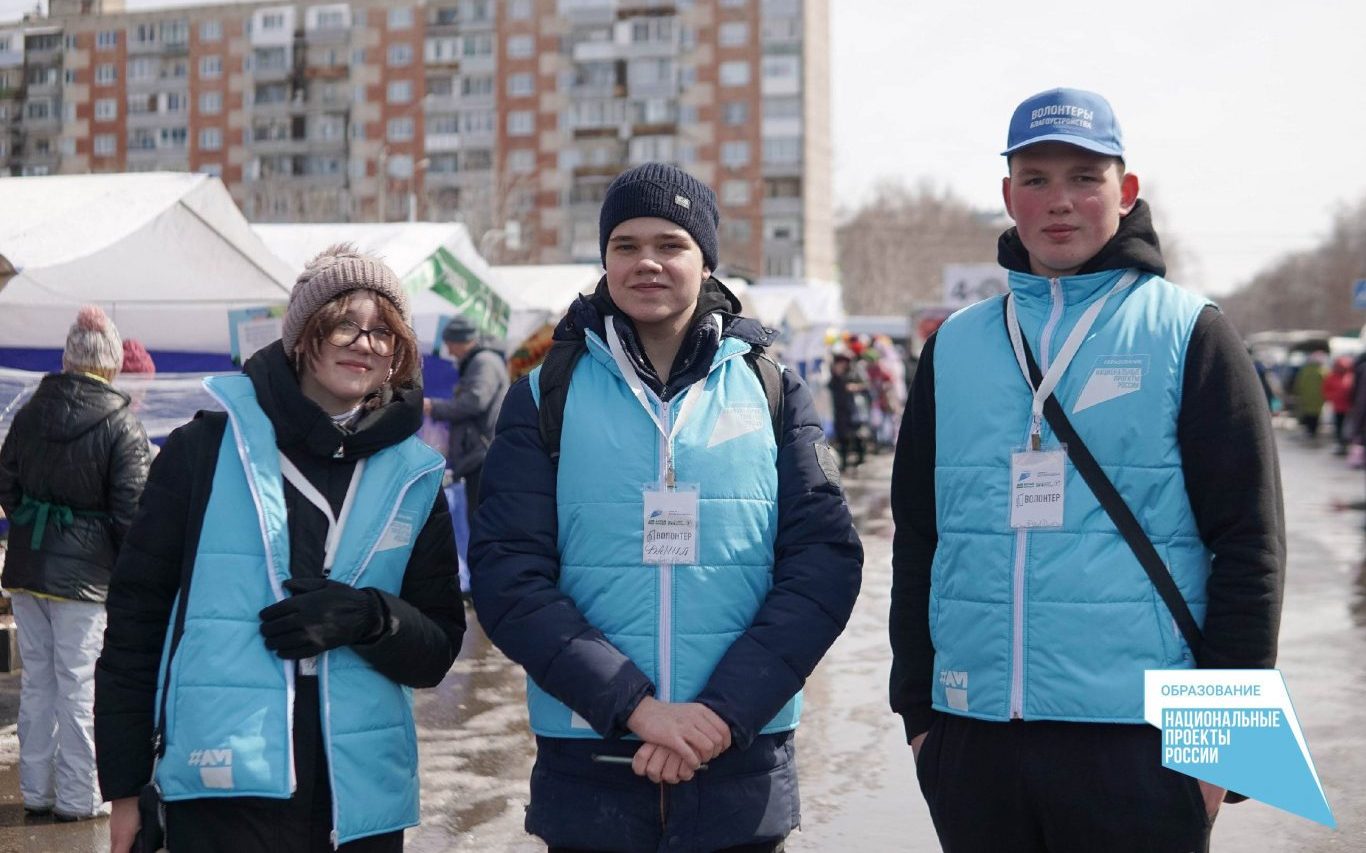 В Алтайском крае добровольцы помогли жителям выбрать объекты благоустройства по национальному проекту «Жилье и городская среда»