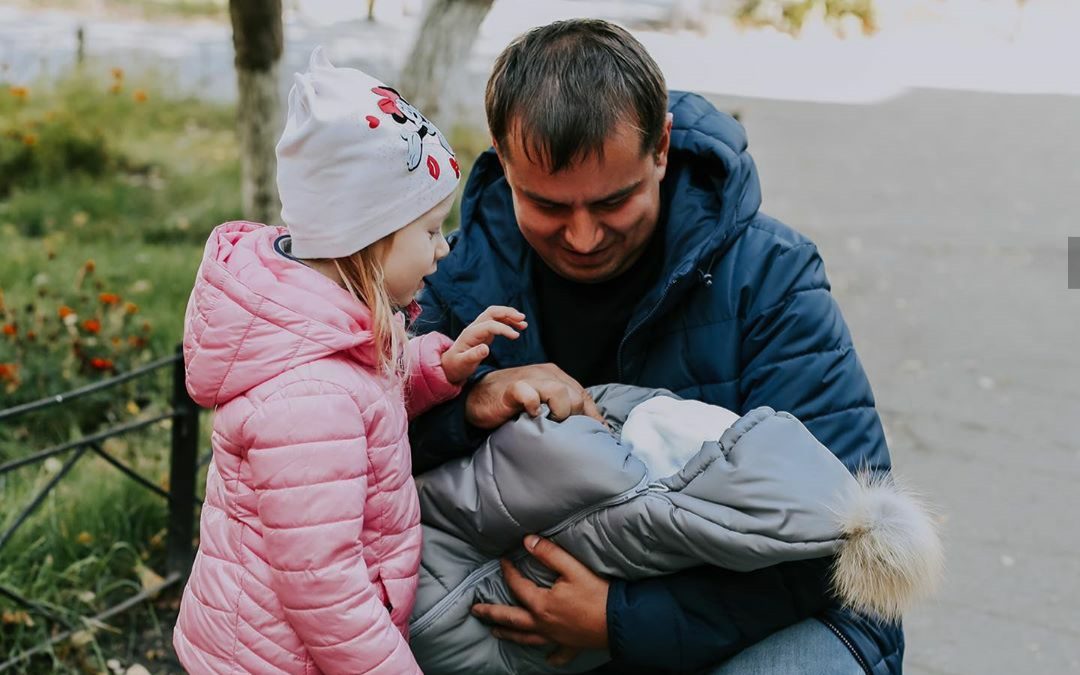 «Долгожданная встреча»: алтайским семьям предлагают поделиться в соцсетях первыми снимками новорожденных